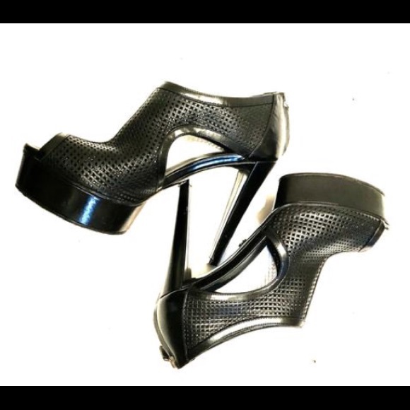 NWT Gucci Open Toe and Sides Booties - Picture 3 of 6